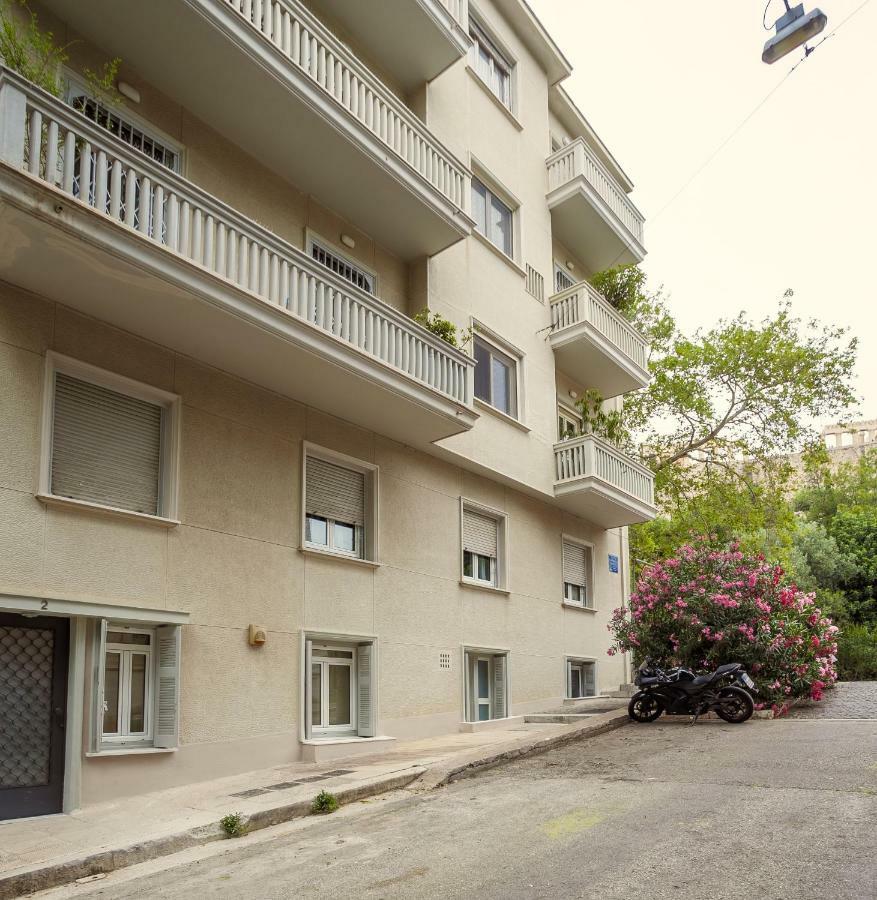 Right Under The Acropolis Apartment